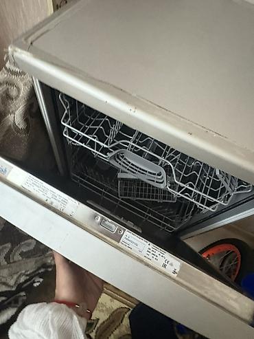 Qonaq otağı dəstləri: Jurnal masası, Dolab, Komod — 18