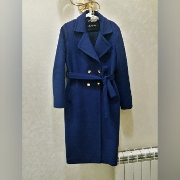 Palto yeni kimidirqalindir . Qiymeti 120 Azn . 38 -40 razmer