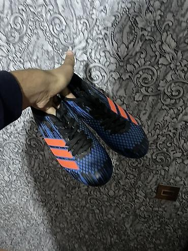 imzali forma satisi: Futbol butsası – mavi-qara dizayn, narıncı zolaqlar - Sintetik yüngül — 1