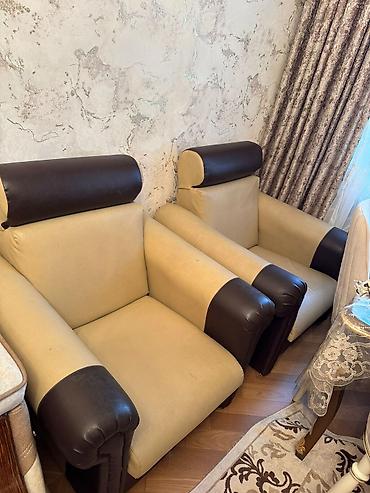 Мебель: Divan kreslo Bazalidir
Qiymet 80 azn 
Unvan Razin 
Vesile🌹8068 — 2