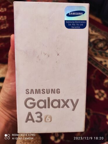 Samsung: Samsung A30, Б/у, цвет - Золотой