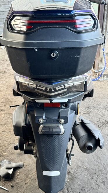 Скутеры: Тип скутера 180 куб. см, Бензин, Б/у — 5