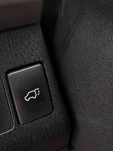 Toyota: Toyota RAV4: 2016 г., 2.5 л, Гибрид at lalafo.kg — 13 Toyota: Toyota RAV4: 2016 г., 2.5 л, Гибрид — 13