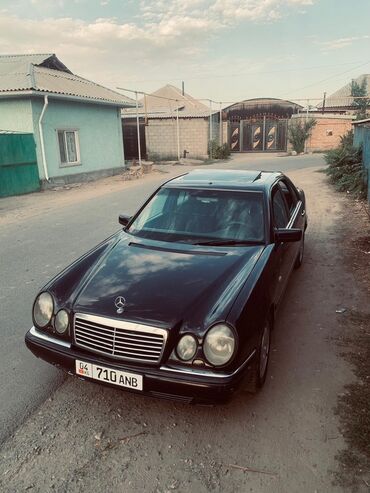 полированная машина: Mercedes-Benz E-Class: 1997 г., 2 л, Механика, Бензин, Седан
