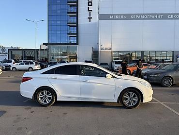 сары соната: Hyundai Sonata: 2010 г., 2 л, Автомат, Газ, Седан — 3