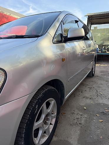 машина усупорт: Toyota Ipsum: 2003 г., 2.4 л, Автомат, Бензин, Минивэн — 7