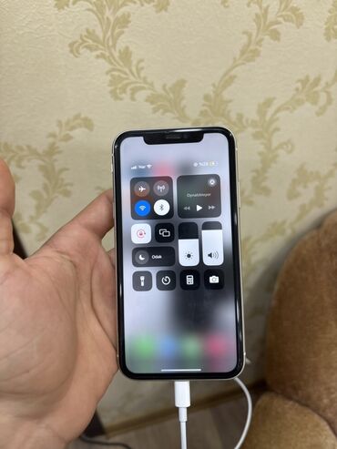 Apple iPhone: IPhone X, Gümüşü, Face ID — 1