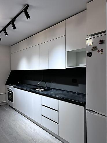 Кухонные гарнитуры: Кухонный гарнитур, цвет - Белый, ДСП — 17