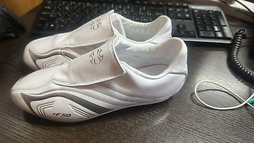 Бутсы: Adidas F50 – лёгкие футбольные бутсы/тапки для игры н и ровных — 2