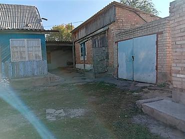 Продажа коттеджей и домов: Уй сатылат 📍кемин орловка шаарында участак 12 сотый чон Уй 4 комната — 3