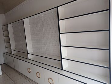 şirniyyat vitrin: Rəf vitrinləri