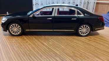 Autići: Nov metalni Mercedes E-klasa uradjen u razmeri 1:24. Mogu da mu se — 13