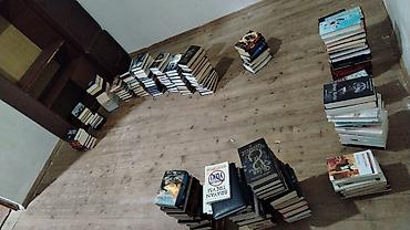 kitab alan: 200+ kitabdan ibarət böyük seçmə toplusu satılır.Hamısı yeni kimidir — 2
