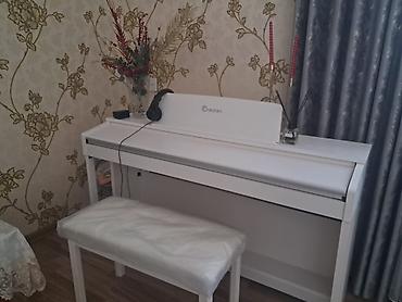 mini piyano: Elektron pianino – Creaton rəqəmsal pianino, ağ korpus və uyğun — 1