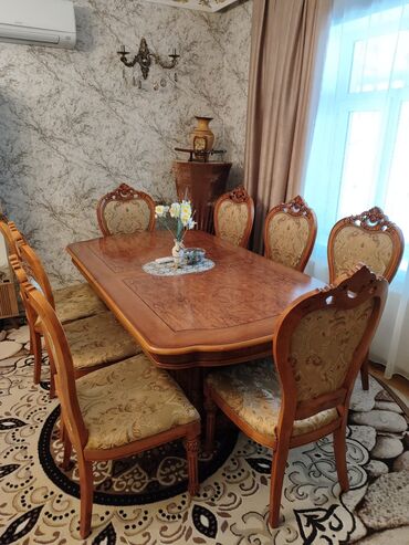 malaziya masa dəsti: Malaziya masa desti. 550azn. masa acilir 8 stulla. ünvan Buzovna