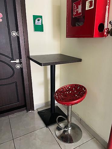 bar stullari satilir: Bar masası və hündür bar taburesi dəsti - Masa: kvadrat üstlü — 1