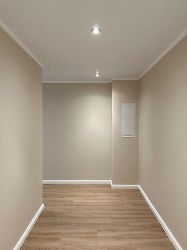 Напольные работы: Профессиональный монтаж плинтусов Услуги: - Установка потолочных и — 12