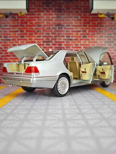 mersedes saat: Metaldan yığılmış kolleksiya modeli – klassik sedan (1:18 miqyaslı) — 4