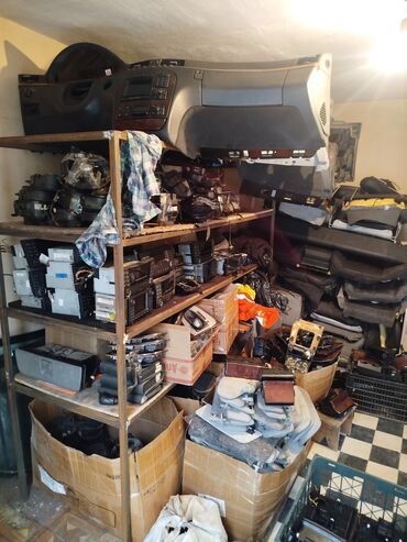 Другие автозапчасти: Предлагаются автомобильные запчасти на Мерседес В наличии блоки — 7