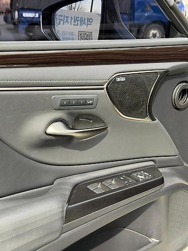 Lexus: Lexus ES: 2019 г., 2.5 л, Автомат, Гибрид — 7