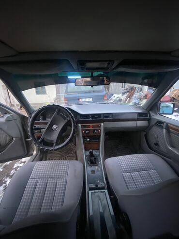 Mercedes-Benz: Mercedes-Benz W124: 1990 г., 2.3 л, Механика, Бензин, Седан