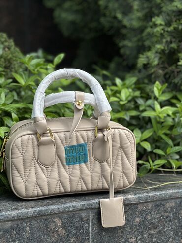 Классические сумки: Сумка Miu Miu 
1520 сом 🔥