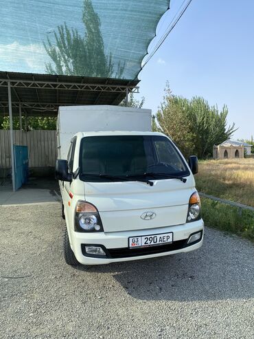 трактор 25 т: Hyundai Porter: 2016 г., 2.5 л, Механика, Дизель