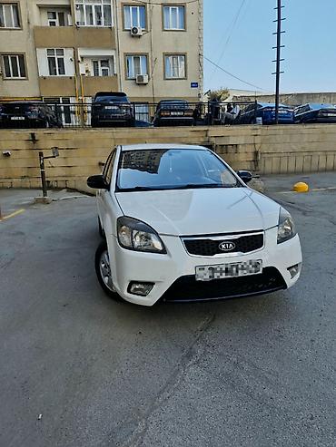 chery maşın: Kia Rio: 1.6 l | 2011 il Sedan — 3