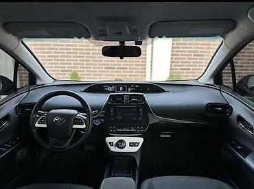 gen 2: Toyota Prius: 2016 г., 1.8 л, Вариатор, Гибрид, Лифтбек — 8