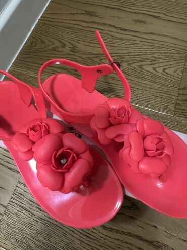 Sandals, 39