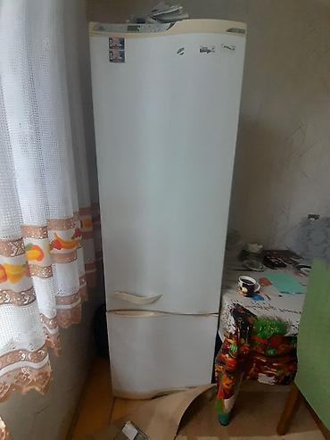16 sadə: İki kameralı məişət soyuducusu - Üst kamera: soyutma bölməsi — 1