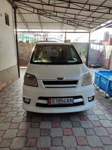 runx alex: Toyota Noah: 2003 г., 2 л, Автомат, Бензин, Минивэн