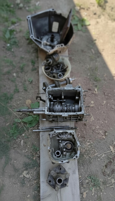 Kapotlar: VAZ (LADA) VAZ 2106, 1989 il, Rusiya, Ünvandan götürmə -da lalafo.az — 8 Kapotlar: VAZ (LADA) VAZ 2106, 1989 il, Rusiya, Ünvandan götürmə — 8