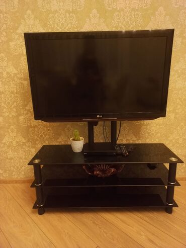 komputer format qiymeti: LG televizor 82 ekran + şüşə TV stendi - Brend: LG (ekranda LG