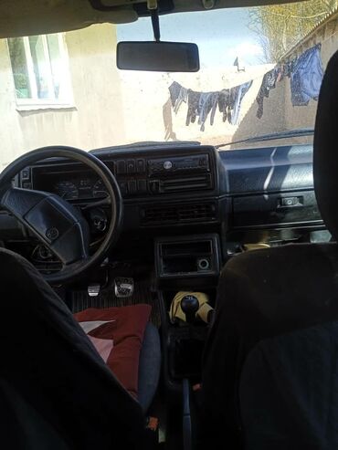 мотор нексия 2: Volkswagen Golf: 1989 г., 1.8 л, Механика, Бензин, Хэтчбэк