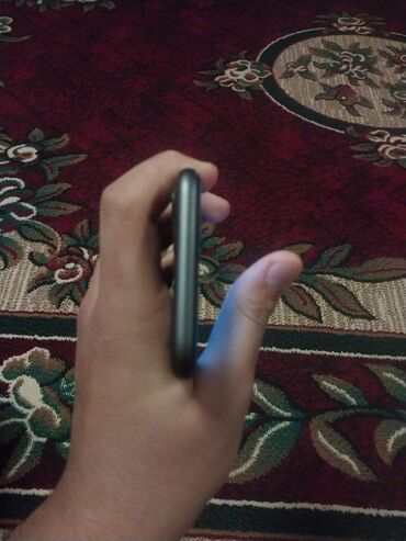 Apple iPhone: IPhone 11, 64 GB, Qara — 8