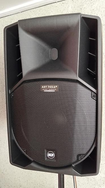 səs gücləndirən: RCF ART 745-A aktiv səsgücləndirici - Güc: 1400 Watt (etiket üzərində — 1