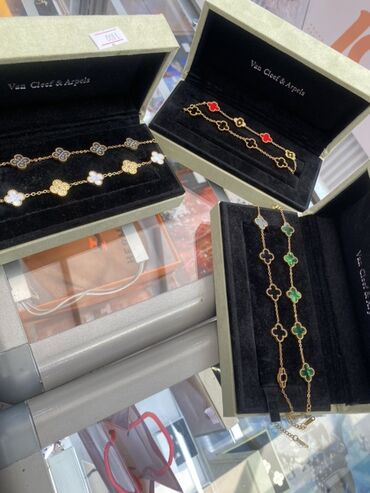 брендовые кошельки: Браслеты в фирменных коробках Van Cleef & Arpels, коллекция с