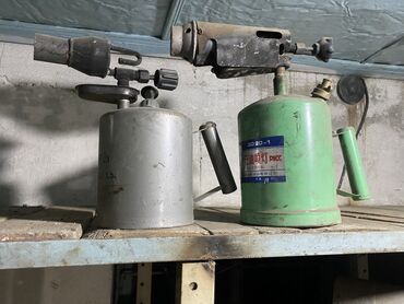 столярные инструменты: Паяльные лампы (2 шт.) Описание: - Ручные паяльные лампы с баком под