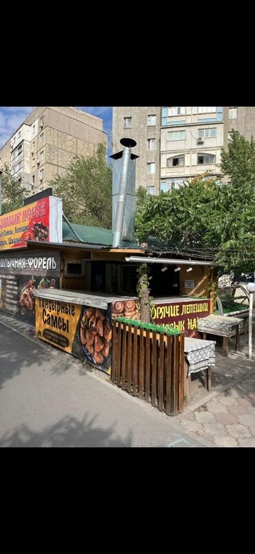 Рестораны, кафе: 12 мкр Продаётся готовый бизнес кафе Площадь: 130м2 С ремонтом С — 2