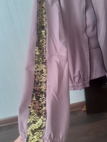 İdman geyimləri: Kecen sezon alinib 1 defe geynilib cemi yenidi demek olarki — 2