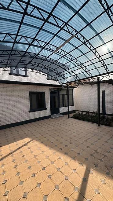 Продажа коттеджей и домов: 🏡 Продаётся 2-х этажный дом 📍Район : Ак-Орго ж/м 📌Расположение  — 14