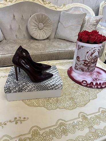 Tuflilər: Versace qadın stilettosu - Model: Klassik şıq stiletto - Rəng: Tünd — 5
