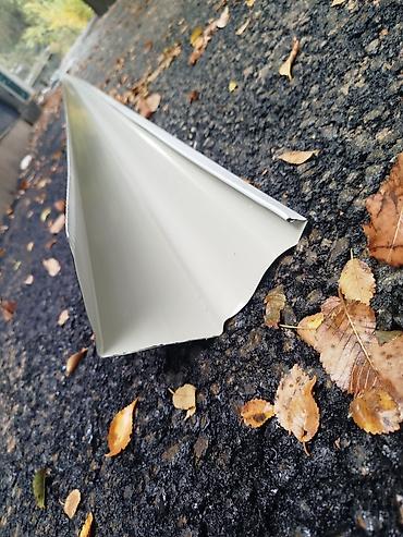 Кровля крыши: Желоба. отливы. слив. жолоб. отлив . тунике фон. чоро — 26