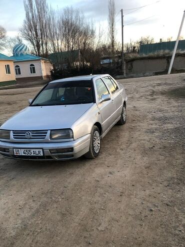 Volkswagen: Volkswagen Vento: 1996 г., 1.8 л, Механика, Бензин, Седан