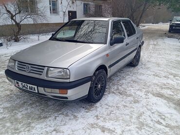 Volkswagen: Volkswagen Vento: 1992 г., 1.8 л, Механика, Газ, Седан