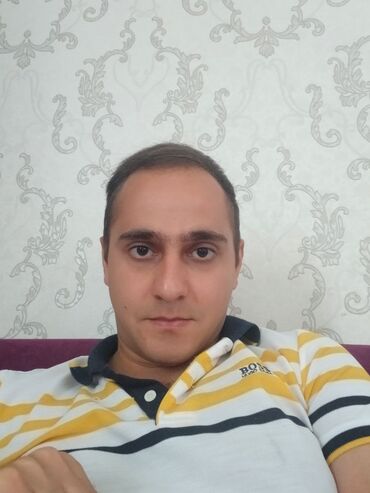 Продавцы-консультанты: Salam Aleykum, Adım Cəmil, 28 yaşım var. Ali təhsilliyəm,İxtisasca