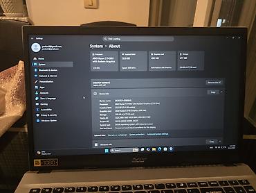 Acer: Specifikacije: Procesor: AMD Ryzen 5 7430U (brz i štedljiv procesor — 8