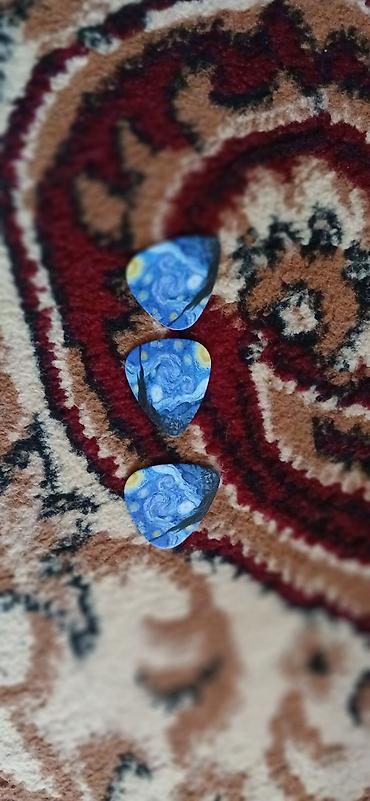 ukulele gitar: Ukulele – sopran ölçü - Korpus: təbii ağac örtüklü,o rezonans deşik — 6