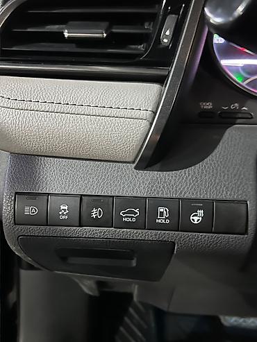 американский авто: Toyota Camry: 2022 г., 2.5 л, Автомат, Гибрид, Седан — 4